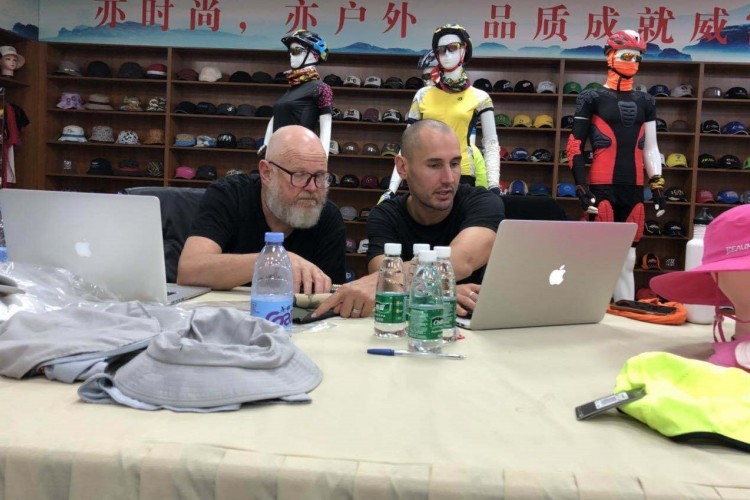 الصين Dragon One Apparel Company Limited ملف الشركة